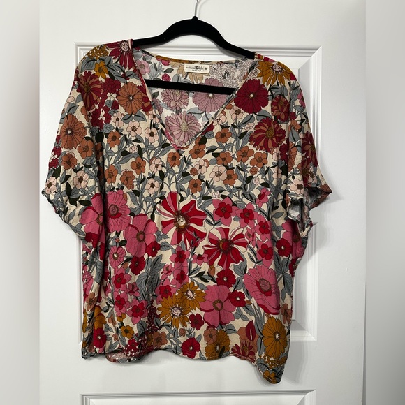 NATURAL LIFE Floral V-Neck Women's Top  EUC SIZE MED - Picture 1 of 1